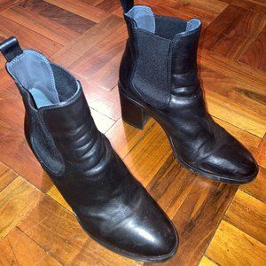 No.6 Pull on Heeled Boot